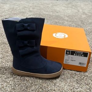 Livie & Luca Navy size 11c Neve Boots